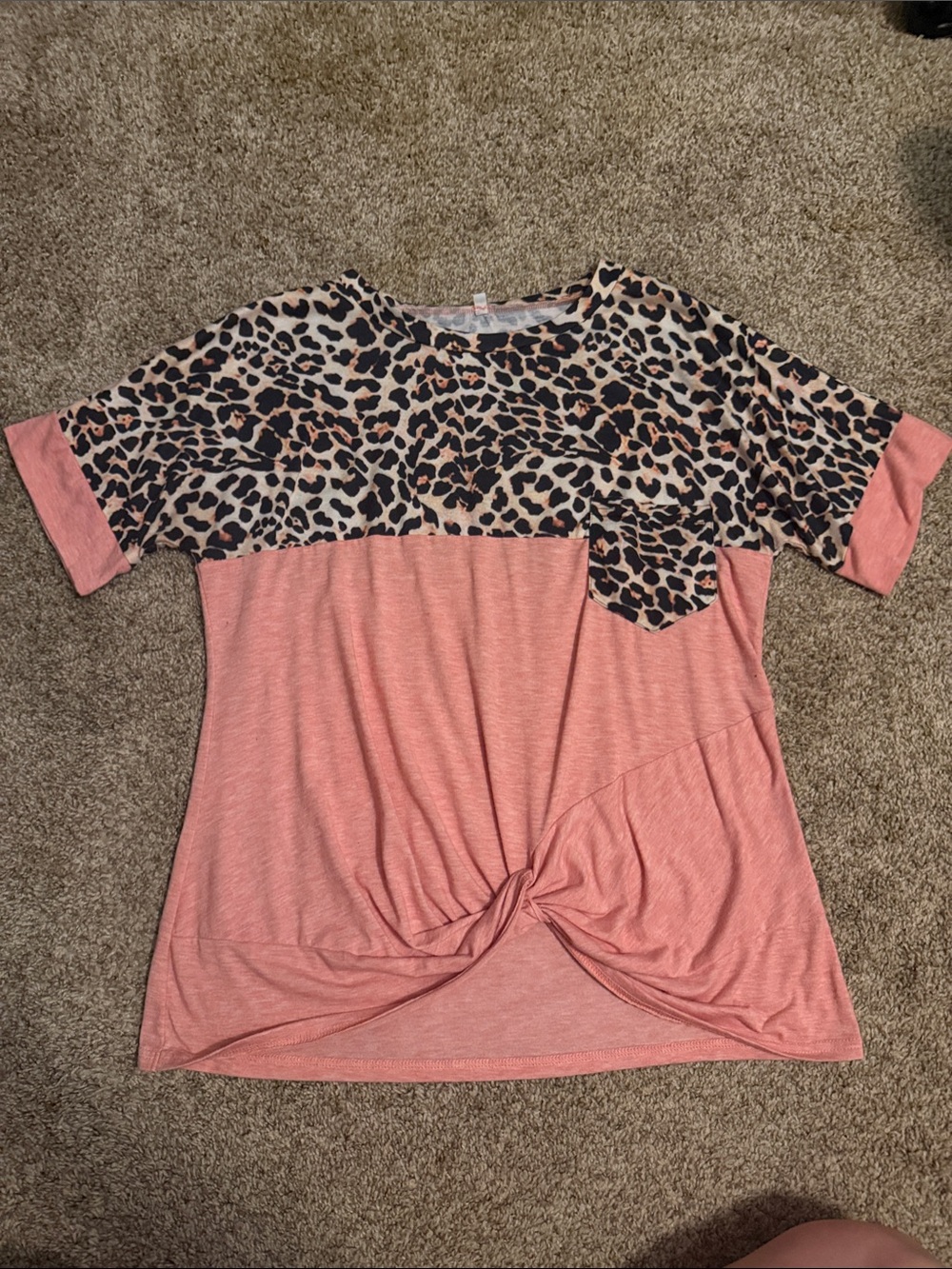 Leopard Print Contrast Pink Knot Front Tee